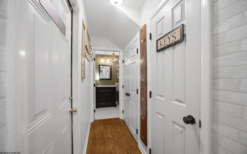 107 Forest Drive, Clarksburg, West Virginia 26301, 4 Bedroom Bedrooms, 9 Room Rooms,2 BathroomBathrooms,Single Family Detached,For Sale,Forest,0,10166593