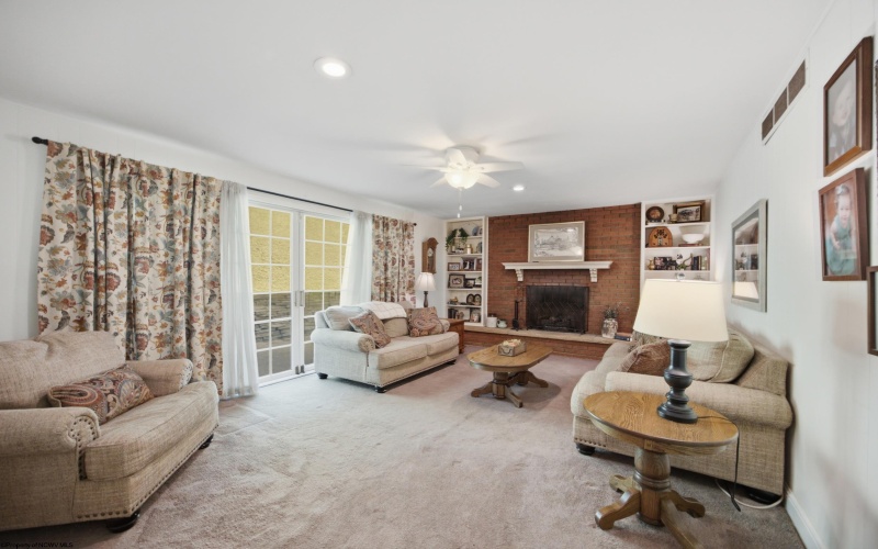 107 Forest Drive, Clarksburg, West Virginia 26301, 4 Bedroom Bedrooms, 9 Room Rooms,2 BathroomBathrooms,Single Family Detached,For Sale,Forest,0,10166593