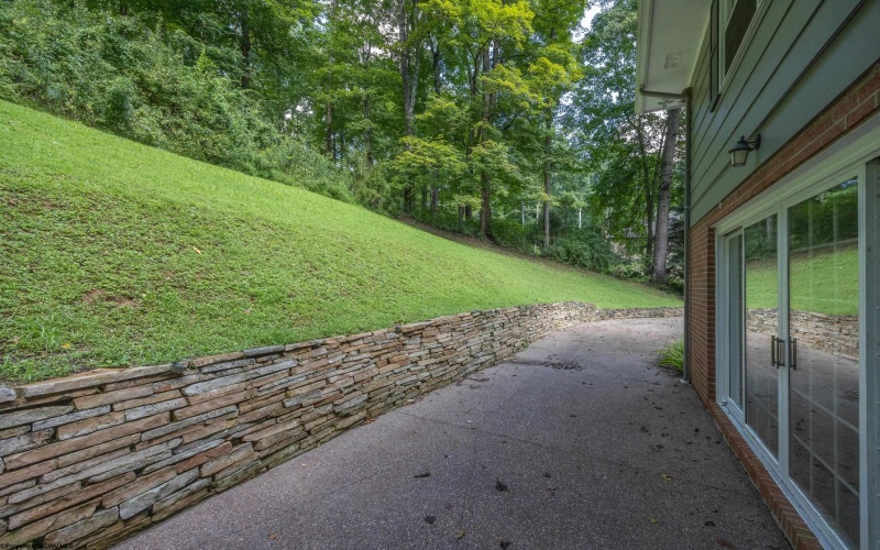 107 Forest Drive, Clarksburg, West Virginia 26301, 4 Bedroom Bedrooms, 9 Room Rooms,2 BathroomBathrooms,Single Family Detached,For Sale,Forest,0,10166593