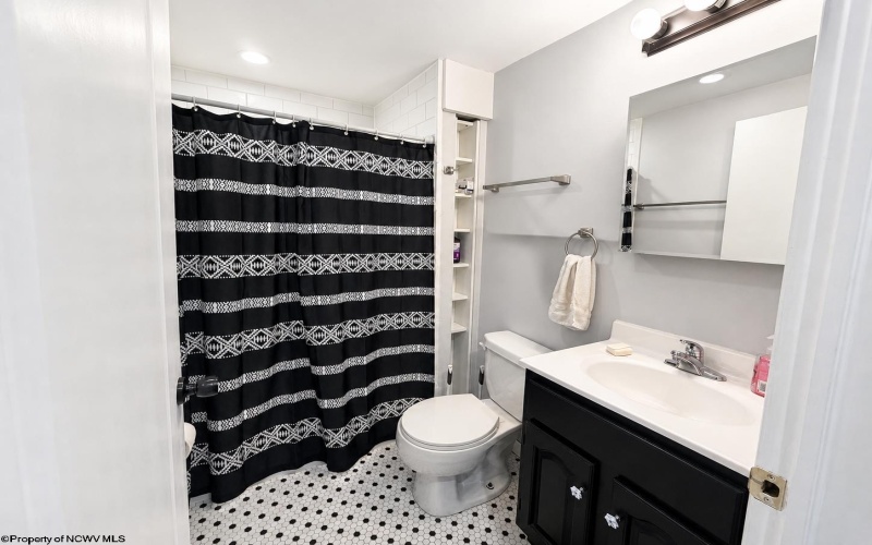 952 Rhododendron Drive, Terra Alta, West Virginia 26764, 2 Bedroom Bedrooms, 7 Room Rooms,2 BathroomBathrooms,Single Family Detached,For Sale,Rhododendron,0,10163343