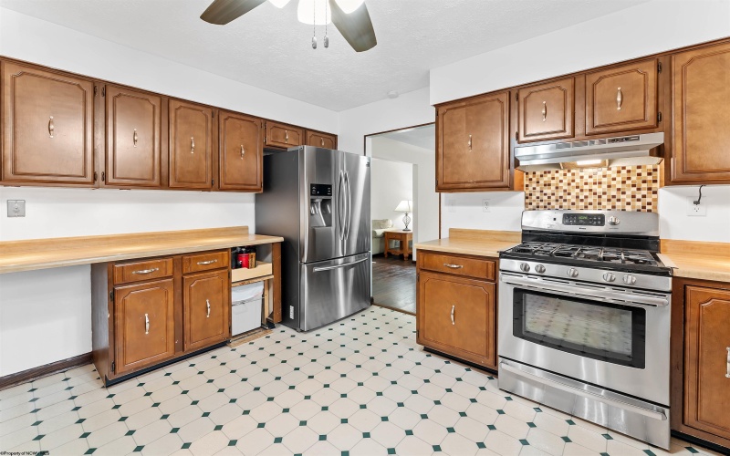 251 Ridgeway Drive, Bridgeport, West Virginia 26330, 4 Bedroom Bedrooms, 12 Room Rooms,2 BathroomBathrooms,Single Family Detached,For Sale,Ridgeway,0,10166596