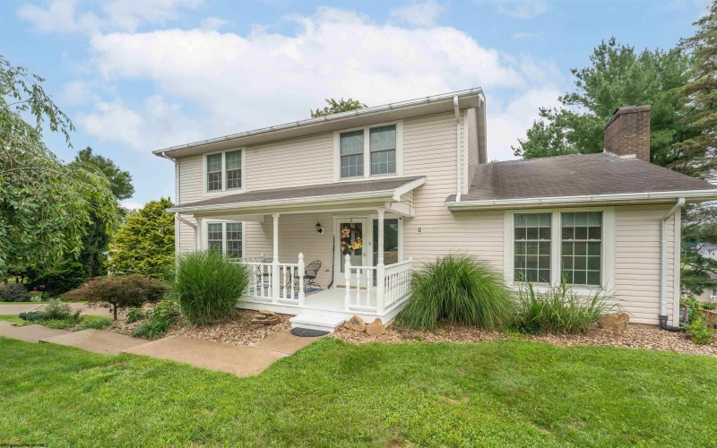 251 Ridgeway Drive, Bridgeport, West Virginia 26330, 4 Bedroom Bedrooms, 12 Room Rooms,2 BathroomBathrooms,Single Family Detached,For Sale,Ridgeway,0,10166596