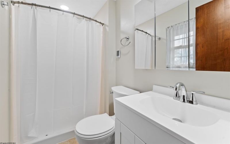 251 Ridgeway Drive, Bridgeport, West Virginia 26330, 4 Bedroom Bedrooms, 12 Room Rooms,2 BathroomBathrooms,Single Family Detached,For Sale,Ridgeway,0,10166596