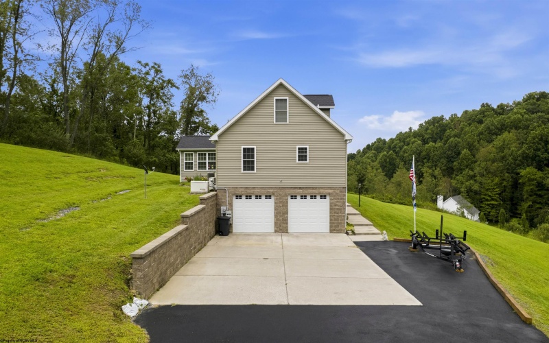 713 STONECREST Drive, Grafton, West Virginia 26354, 4 Bedroom Bedrooms, 14 Room Rooms,3 BathroomBathrooms,Single Family Detached,For Sale,STONECREST,0,10166595