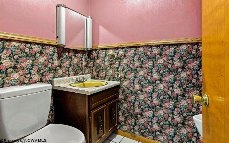 30 Cleveland Avenue, Clarksburg, West Virginia 26301, 3 Bedroom Bedrooms, 9 Room Rooms,2 BathroomBathrooms,Single Family Detached,For Sale,Cleveland,0,10166617