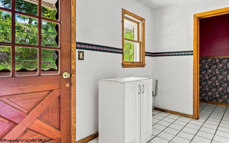 30 Cleveland Avenue, Clarksburg, West Virginia 26301, 3 Bedroom Bedrooms, 9 Room Rooms,2 BathroomBathrooms,Single Family Detached,For Sale,Cleveland,0,10166617