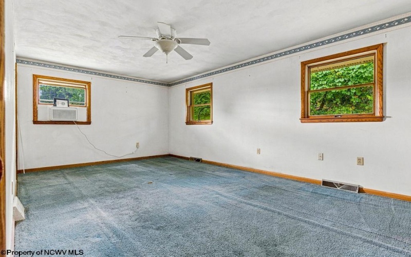 30 Cleveland Avenue, Clarksburg, West Virginia 26301, 3 Bedroom Bedrooms, 9 Room Rooms,2 BathroomBathrooms,Single Family Detached,For Sale,Cleveland,0,10166617
