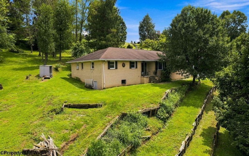 30 Cleveland Avenue, Clarksburg, West Virginia 26301, 3 Bedroom Bedrooms, 9 Room Rooms,2 BathroomBathrooms,Single Family Detached,For Sale,Cleveland,0,10166617