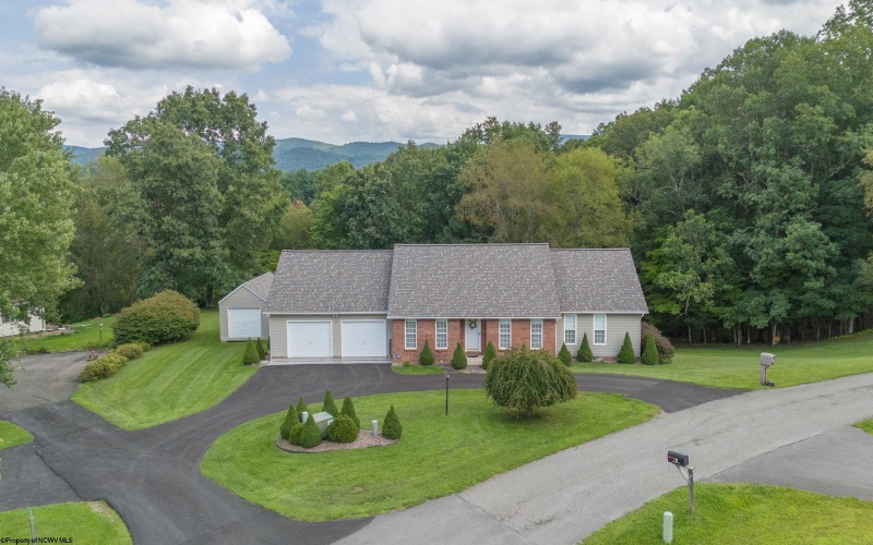 10 Clearview Lane, Beverly, West Virginia 26253, 3 Bedroom Bedrooms, 6 Room Rooms,2 BathroomBathrooms,Single Family Detached,For Sale,Clearview,0,10166612