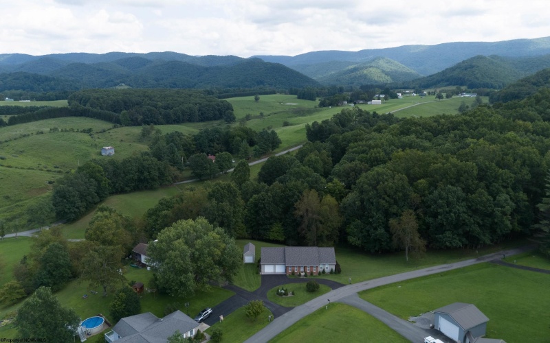 10 Clearview Lane, Beverly, West Virginia 26253, 3 Bedroom Bedrooms, 6 Room Rooms,2 BathroomBathrooms,Single Family Detached,For Sale,Clearview,0,10166612