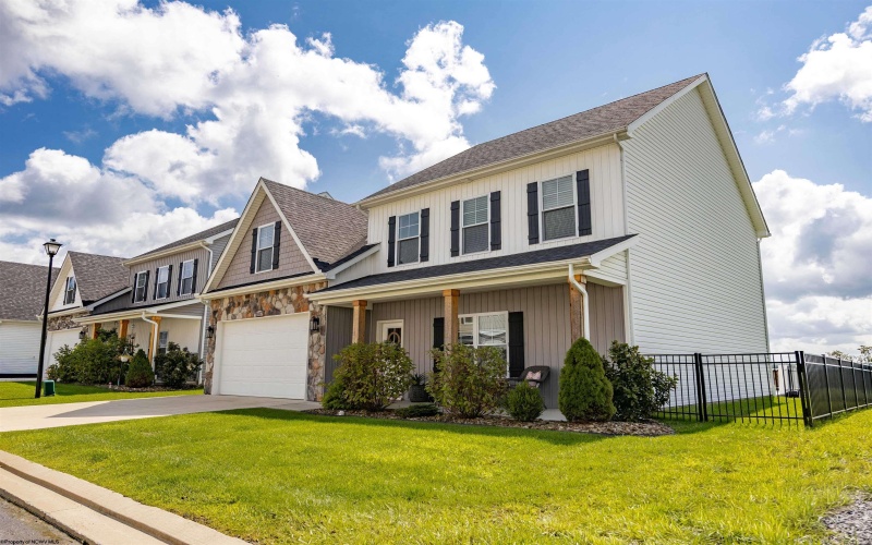 1027 Slippery Elm Lane, Morgantown, West Virginia 26501, 4 Bedroom Bedrooms, 8 Room Rooms,3 BathroomBathrooms,Single Family Detached,For Sale,Slippery Elm,0,10166613