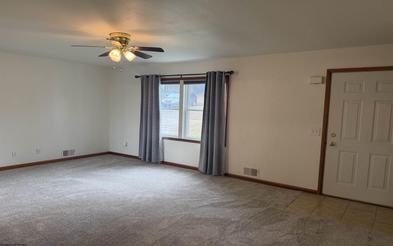 8 Riddle Court, Morgantown, West Virginia 26505, 4 Bedroom Bedrooms, 7 Room Rooms,3 BathroomBathrooms,Single Family Attached,For Sale,Riddle,0,10166627