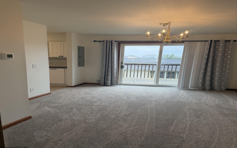 8 Riddle Court, Morgantown, West Virginia 26505, 4 Bedroom Bedrooms, 7 Room Rooms,3 BathroomBathrooms,Single Family Attached,For Sale,Riddle,0,10166627