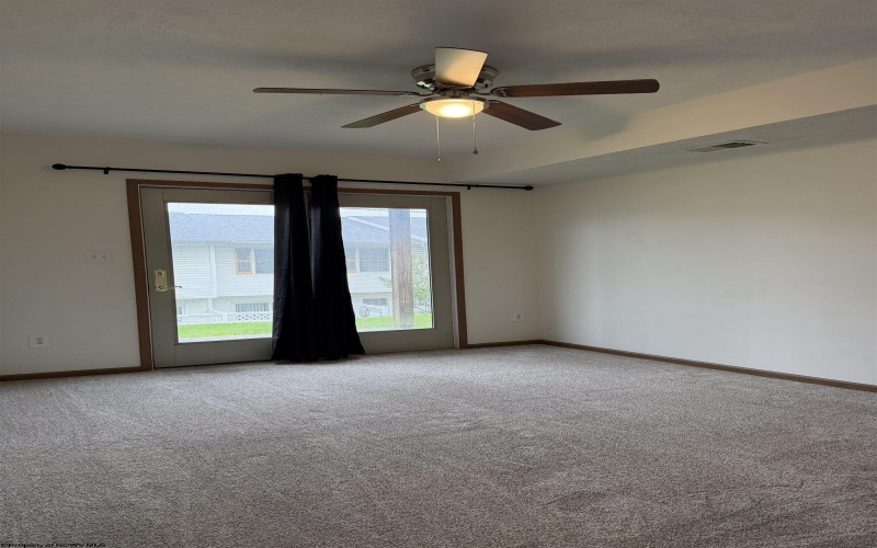 8 Riddle Court, Morgantown, West Virginia 26505, 4 Bedroom Bedrooms, 7 Room Rooms,3 BathroomBathrooms,Single Family Attached,For Sale,Riddle,0,10166627