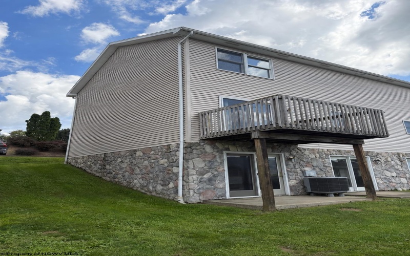 8 Riddle Court, Morgantown, West Virginia 26505, 4 Bedroom Bedrooms, 7 Room Rooms,3 BathroomBathrooms,Single Family Attached,For Sale,Riddle,0,10166627