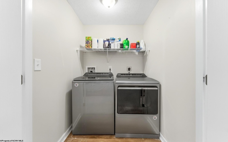 107 Pine Lane, Morgantown, West Virginia 26508, 3 Bedroom Bedrooms, 7 Room Rooms,2 BathroomBathrooms,Single Family Attached,For Sale,Pine,0,10166630