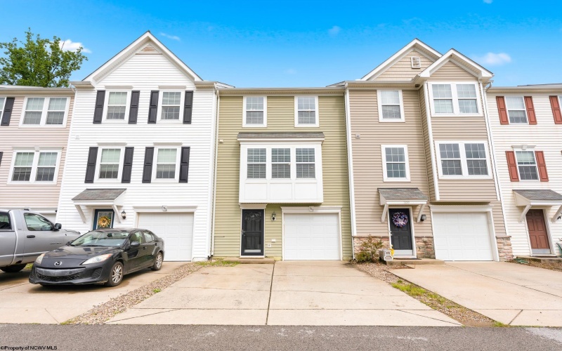 107 Pine Lane, Morgantown, West Virginia 26508, 3 Bedroom Bedrooms, 7 Room Rooms,2 BathroomBathrooms,Single Family Attached,For Sale,Pine,0,10166630