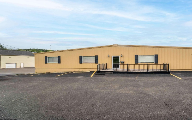 201 New Jersey Avenue, Westover, West Virginia 26501, 0 , 0 ,0,Commercial (lease),For Rent,New Jersey,0,10166634