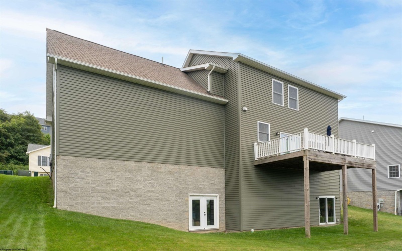 116 Landing Drive, Morgantown, West Virginia 26508, 4 Bedroom Bedrooms, 8 Room Rooms,2 BathroomBathrooms,Single Family Detached,For Sale,Landing,0,10166645