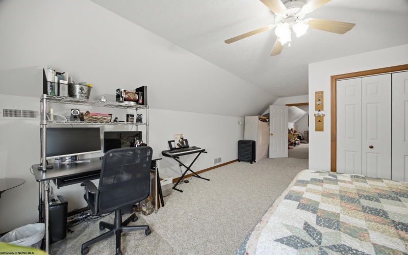 39 Glen Court, Bridgeport, West Virginia 26330, 4 Bedroom Bedrooms, 9 Room Rooms,3 BathroomBathrooms,Single Family Detached,For Sale,Glen,0,10166637