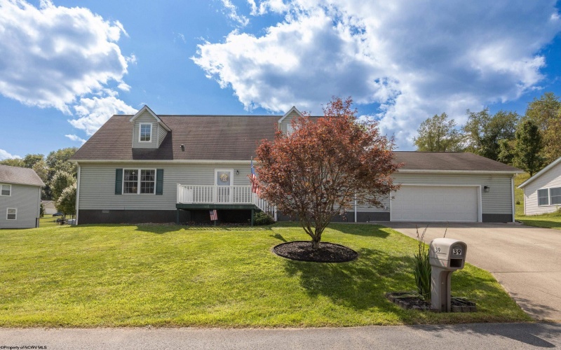 39 Glen Court, Bridgeport, West Virginia 26330, 4 Bedroom Bedrooms, 9 Room Rooms,3 BathroomBathrooms,Single Family Detached,For Sale,Glen,0,10166637