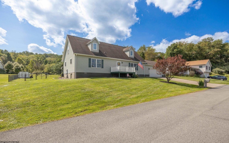 39 Glen Court, Bridgeport, West Virginia 26330, 4 Bedroom Bedrooms, 9 Room Rooms,3 BathroomBathrooms,Single Family Detached,For Sale,Glen,0,10166637