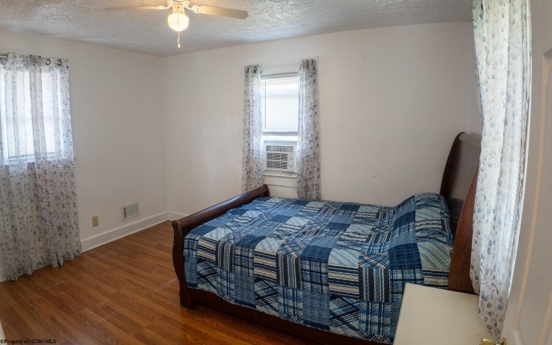 212 Hoclar Street, Granville, West Virginia 26534, 2 Bedroom Bedrooms, 5 Room Rooms,1 BathroomBathrooms,Single Family Detached,For Sale,Hoclar,0,10166633