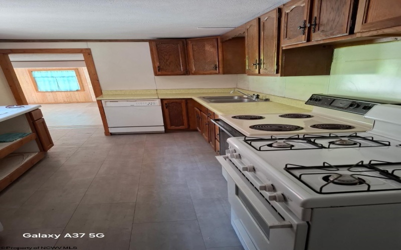 8248 Alton Road, Adrian, West Virginia 26210, 4 Bedroom Bedrooms, 7 Room Rooms,2 BathroomBathrooms,Single Family Detached,For Sale,Alton,0,10166631