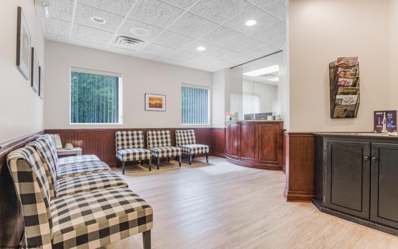 230 Lakewood Center, Morgantown, West Virginia 26508, 0 , 0 ,0,Commercial (lease),For Rent,Lakewood,0,10166650