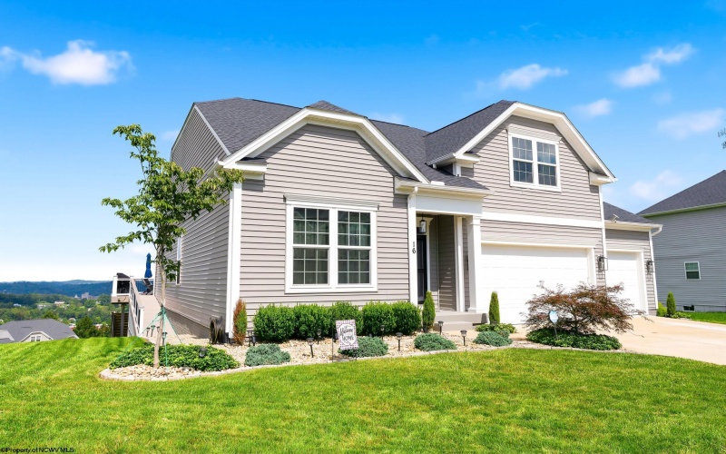 16 High Mountain Drive, Fairmont, West Virginia 26554, 5 Bedroom Bedrooms, 11 Room Rooms,4 BathroomBathrooms,Single Family Detached,For Sale,High Mountain,0,10166651