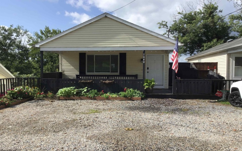 1040 Dorsey Avenue, Morgantown, West Virginia 26501, 4 Bedroom Bedrooms, 6 Room Rooms,2 BathroomBathrooms,Single Family Detached,For Sale,Dorsey,0,10166653