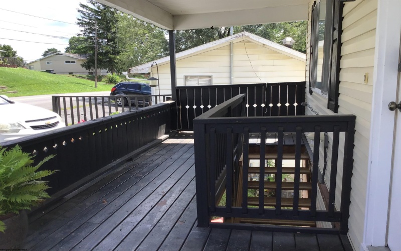 1040 Dorsey Avenue, Morgantown, West Virginia 26501, 4 Bedroom Bedrooms, 6 Room Rooms,2 BathroomBathrooms,Single Family Detached,For Sale,Dorsey,0,10166653