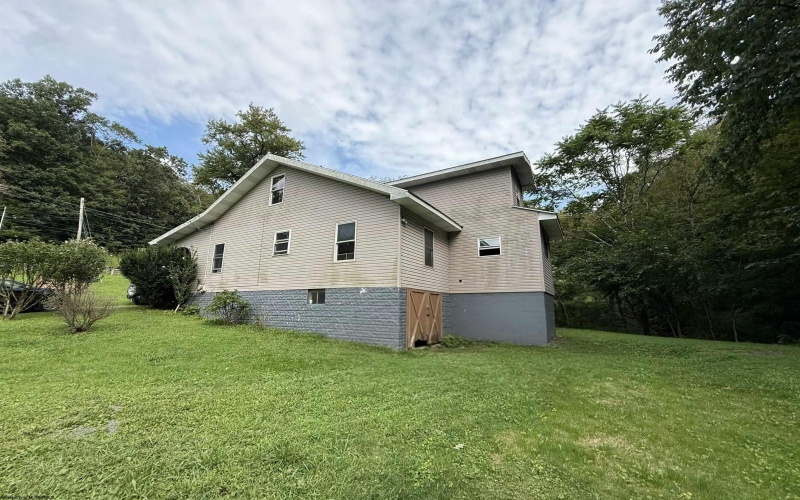 3977 George Washington Highway, Grafton, West Virginia 26354, 5 Bedroom Bedrooms, 9 Room Rooms,2 BathroomBathrooms,Single Family Detached,For Sale,George Washington,0,10166655
