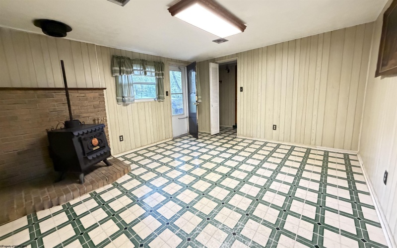 1812 Pearlman Avenue, Clarksburg, West Virginia 26301-1625, 4 Bedroom Bedrooms, 7 Room Rooms,2 BathroomBathrooms,Single Family Detached,For Sale,Pearlman,0,10166657