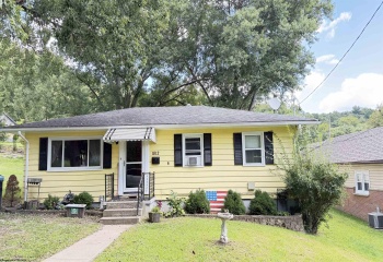 1812 Pearlman Avenue, Clarksburg, West Virginia 26301-1625, 4 Bedroom Bedrooms, 7 Room Rooms,2 BathroomBathrooms,Single Family Detached,For Sale,Pearlman,0,10166657