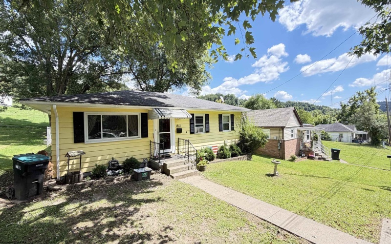 1812 Pearlman Avenue, Clarksburg, West Virginia 26301-1625, 4 Bedroom Bedrooms, 7 Room Rooms,2 BathroomBathrooms,Single Family Detached,For Sale,Pearlman,0,10166657