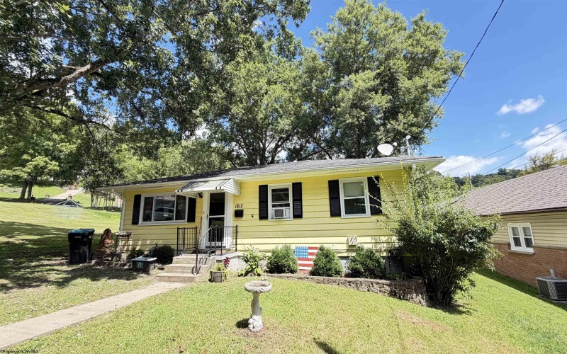 1812 Pearlman Avenue, Clarksburg, West Virginia 26301-1625, 4 Bedroom Bedrooms, 7 Room Rooms,2 BathroomBathrooms,Single Family Detached,For Sale,Pearlman,0,10166657