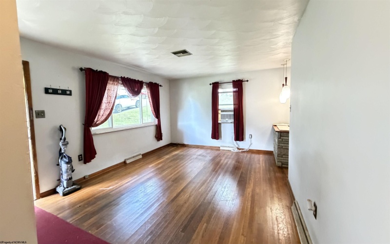 1812 Pearlman Avenue, Clarksburg, West Virginia 26301-1625, 4 Bedroom Bedrooms, 7 Room Rooms,2 BathroomBathrooms,Single Family Detached,For Sale,Pearlman,0,10166657