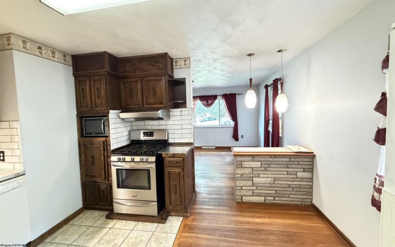 1812 Pearlman Avenue, Clarksburg, West Virginia 26301-1625, 4 Bedroom Bedrooms, 7 Room Rooms,2 BathroomBathrooms,Single Family Detached,For Sale,Pearlman,0,10166657