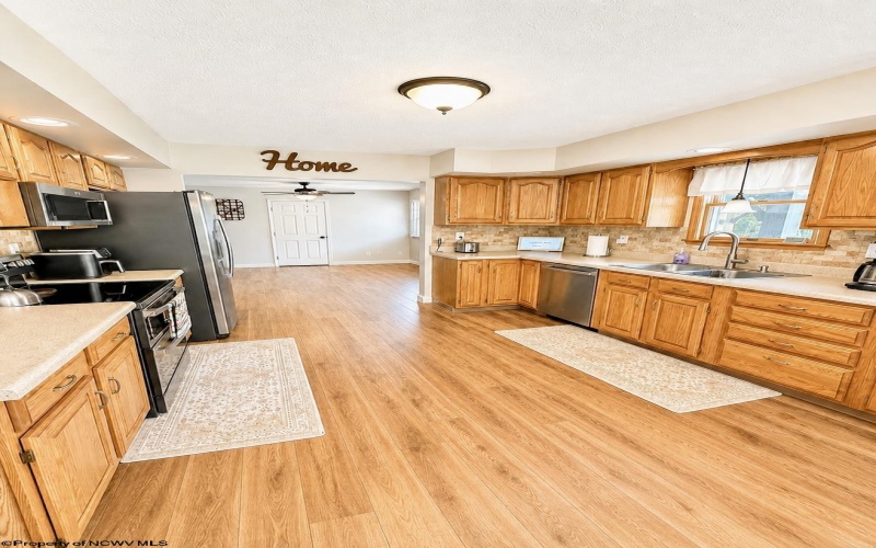 119 Williams Avenue, Kingwood, West Virginia 26537, 3 Bedroom Bedrooms, 10 Room Rooms,2 BathroomBathrooms,Single Family Detached,For Sale,Williams,0,10166680