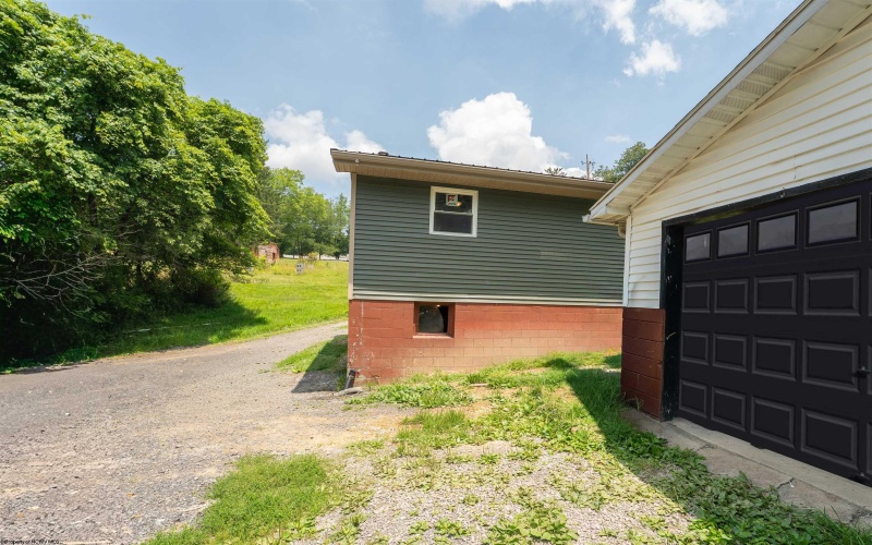 2334 School House Road, Fairmont, West Virginia 26554, 3 Bedroom Bedrooms, 5 Room Rooms,1 BathroomBathrooms,Single Family Detached,For Sale,School House,0,10166677