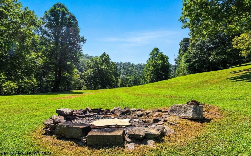 650 Sam Cavins Road, West Union, West Virginia 26456, 3 Bedroom Bedrooms, 8 Room Rooms,3 BathroomBathrooms,Single Family Detached,For Sale,Sam Cavins,0,10166673