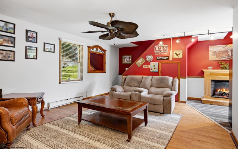 49 Nottingham Place, Morgantown, West Virginia 26508, 5 Bedroom Bedrooms, 9 Room Rooms,3 BathroomBathrooms,Single Family Detached,For Sale,Nottingham,0,10166671