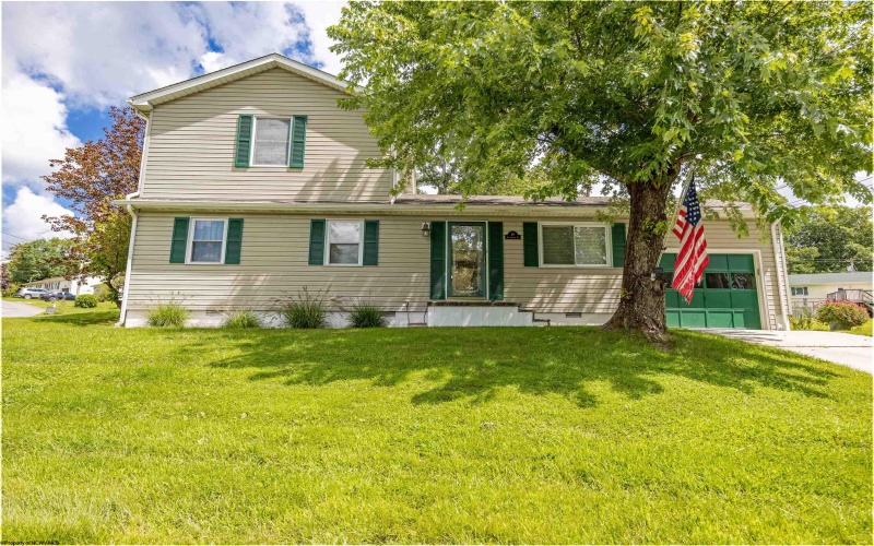 49 Nottingham Place, Morgantown, West Virginia 26508, 5 Bedroom Bedrooms, 9 Room Rooms,3 BathroomBathrooms,Single Family Detached,For Sale,Nottingham,0,10166671