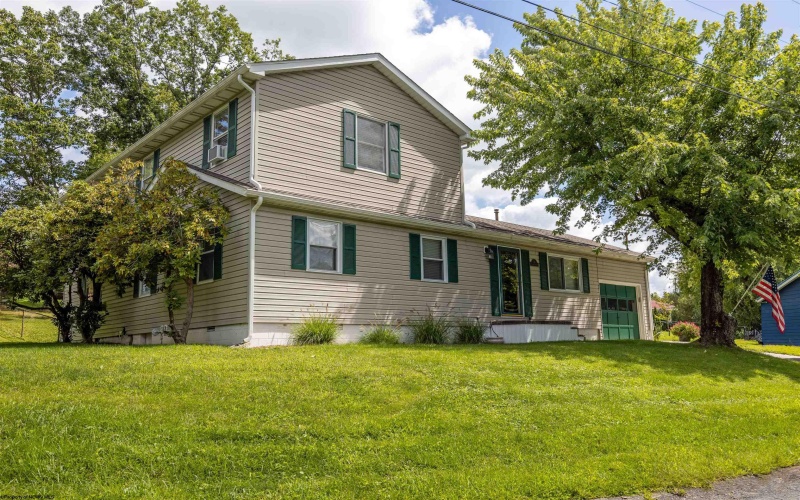 49 Nottingham Place, Morgantown, West Virginia 26508, 5 Bedroom Bedrooms, 9 Room Rooms,3 BathroomBathrooms,Single Family Detached,For Sale,Nottingham,0,10166671