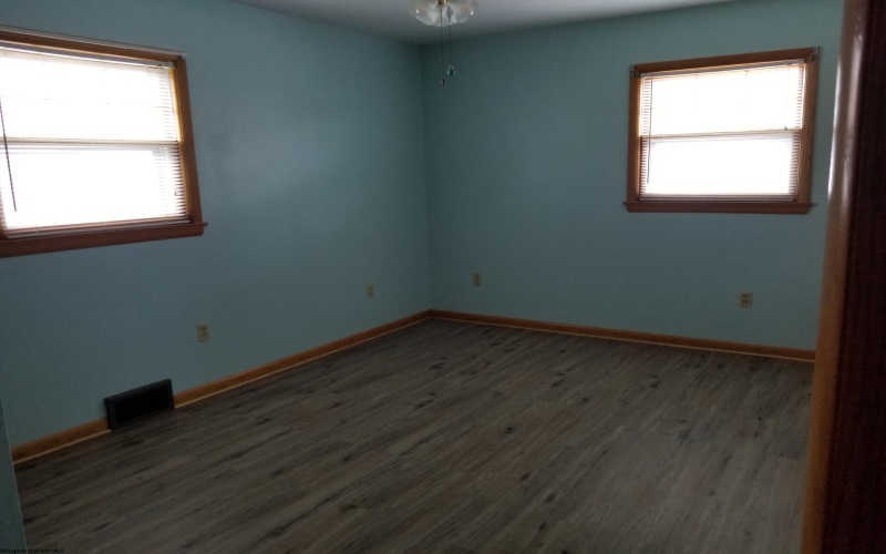 204 Euclid Avenue, Clarksburg, West Virginia 26301-0000, 3 Bedroom Bedrooms, 6 Room Rooms,2 BathroomBathrooms,Single Family Detached,For Sale,Euclid,0,10166670