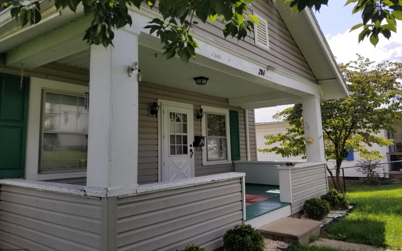 204 Euclid Avenue, Clarksburg, West Virginia 26301-0000, 3 Bedroom Bedrooms, 6 Room Rooms,2 BathroomBathrooms,Single Family Detached,For Sale,Euclid,0,10166670