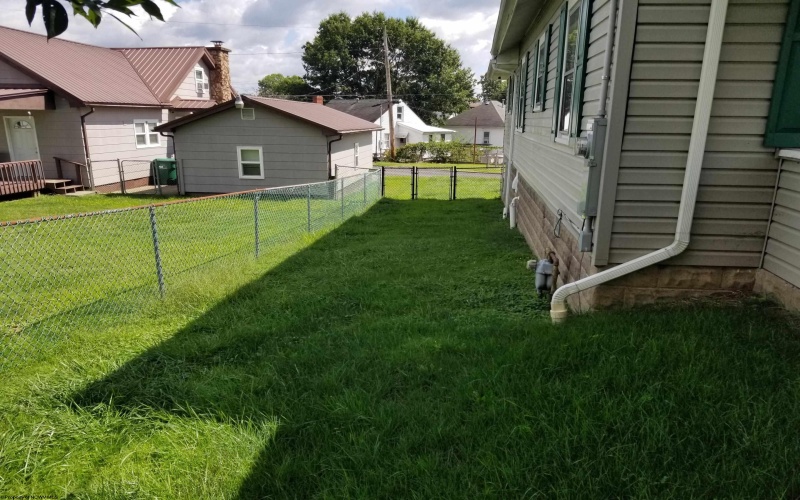 204 Euclid Avenue, Clarksburg, West Virginia 26301-0000, 3 Bedroom Bedrooms, 6 Room Rooms,2 BathroomBathrooms,Single Family Detached,For Sale,Euclid,0,10166670