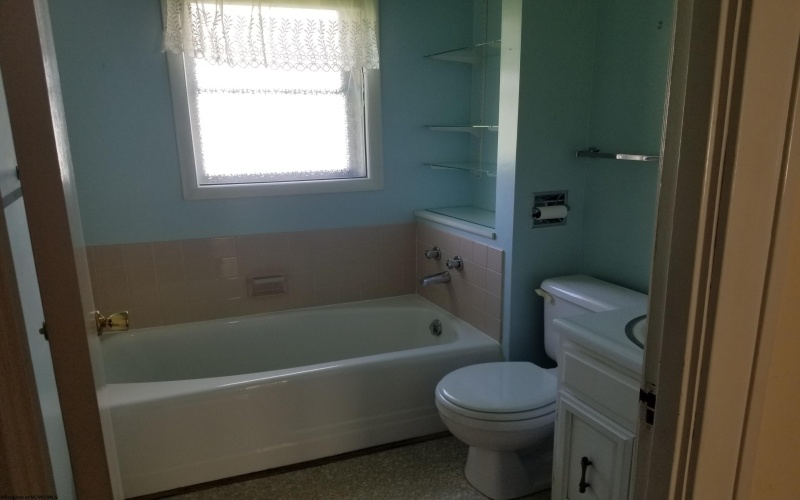 204 Euclid Avenue, Clarksburg, West Virginia 26301-0000, 3 Bedroom Bedrooms, 6 Room Rooms,2 BathroomBathrooms,Single Family Detached,For Sale,Euclid,0,10166670