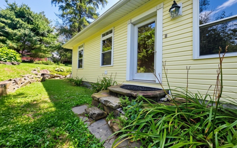 604 High Street, Terra Alta, West Virginia 26764, 4 Bedroom Bedrooms, 10 Room Rooms,1 BathroomBathrooms,Single Family Detached,For Sale,High,0,10166691